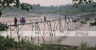পঞ্চগড়ে দ্বিতীয় করতোয়া সেতুর অনুমোদনের খবরে মিষ্টি বিতরণ